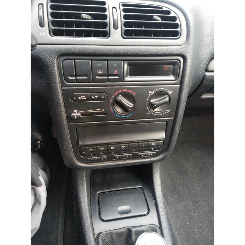 Poignee porte avant droit PEUGEOT 406 Photo n°9
