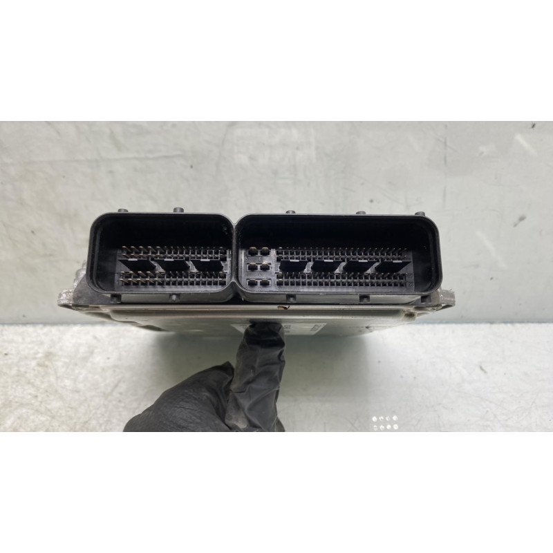 Calculateur moteur VOLKSWAGEN GOLF 5 Photo n°3