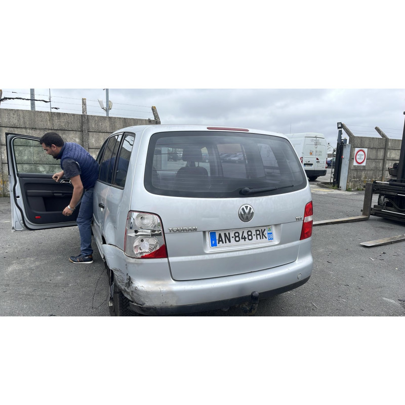 Pretensionneur de ceinture avant droit VOLKSWAGEN TOURAN 1 Photo n°18