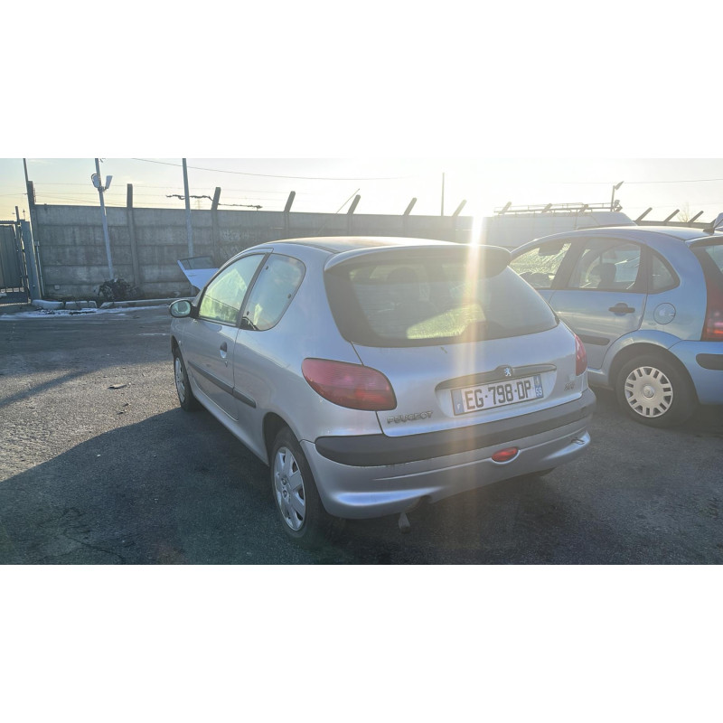 Pretensionneur de ceinture avant droit PEUGEOT 206 Photo n°5