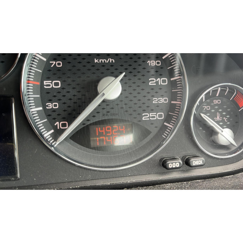Pretensionneur de ceinture avant droit PEUGEOT 607 Photo n°10