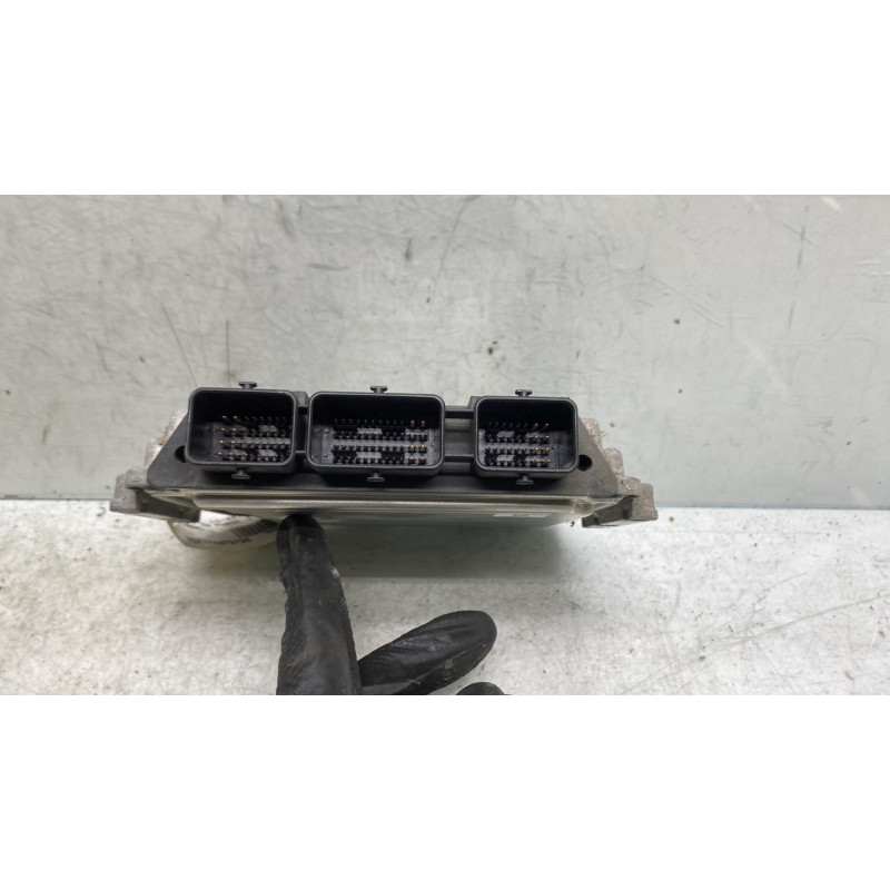 Calculateur moteur PEUGEOT 308 1 SW Photo n°2