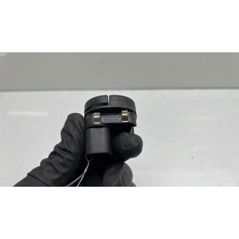Interrupteur de leve vitre avant droit FORD PUMA Photo n°4