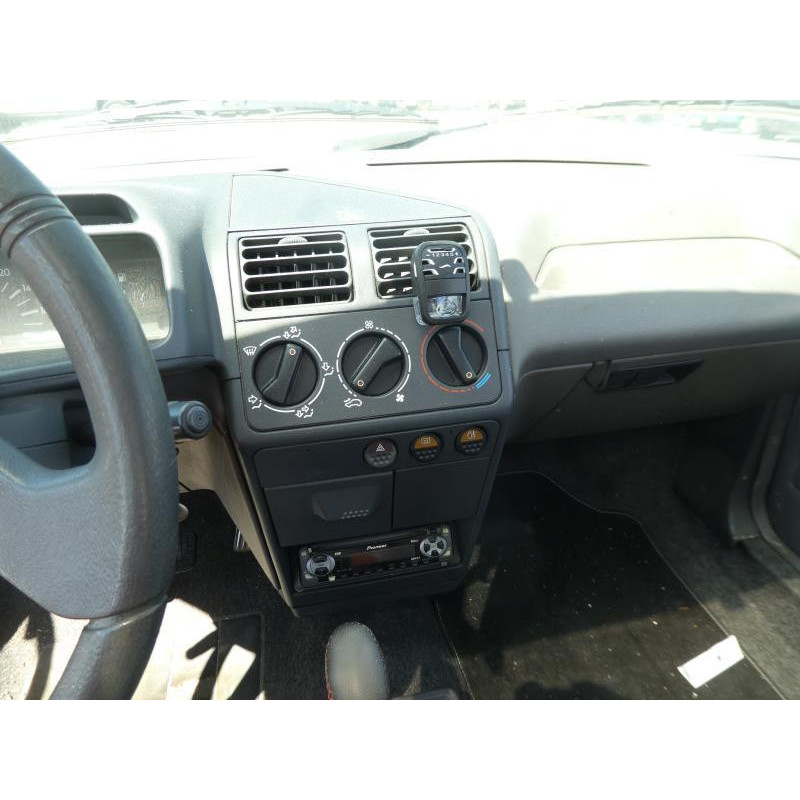 Commande degivrage lunette arriere PEUGEOT 205 Photo n°5