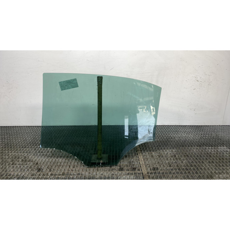 Vitre arriere droit VOLKSWAGEN JETTA 4 Photo n°4