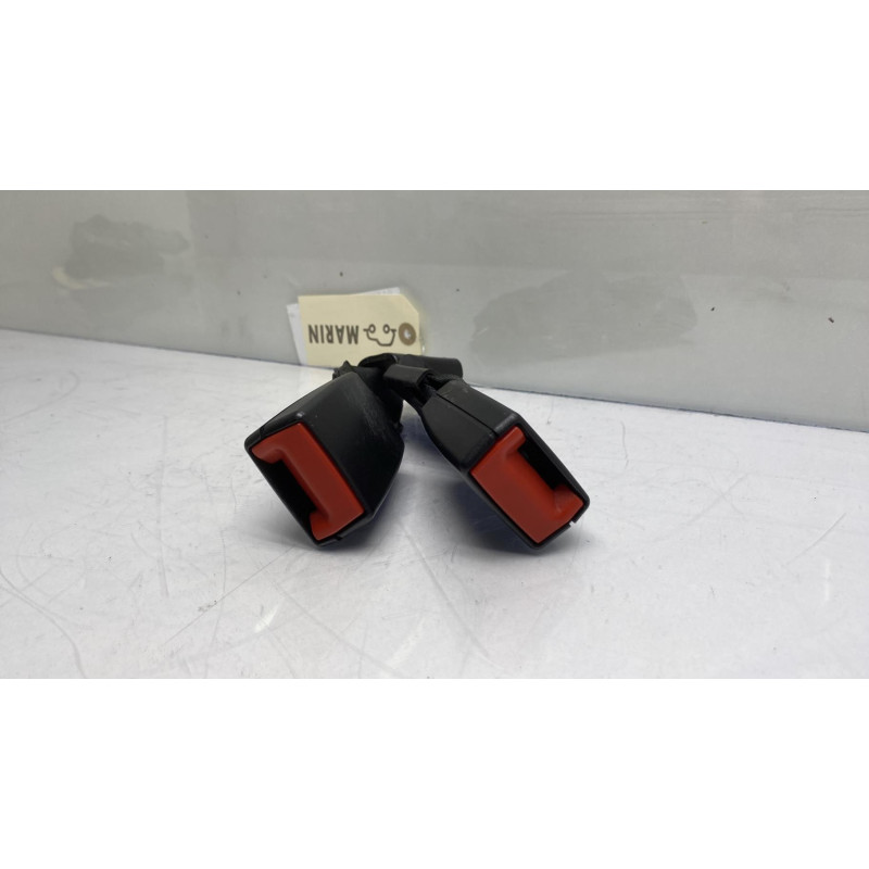 Attache ceinture arriere gauche VOLKSWAGEN JETTA 4 Photo n°3