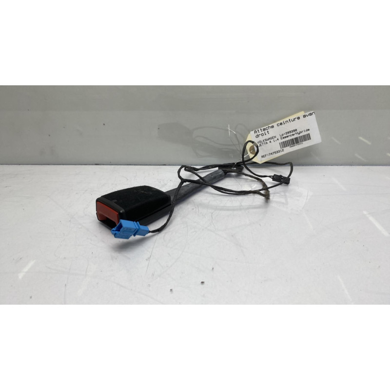 Attache ceinture avant droit VOLKSWAGEN JETTA 4 Photo n°1