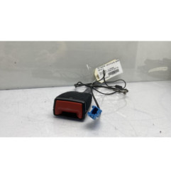 Attache ceinture avant droit VOLKSWAGEN JETTA 4