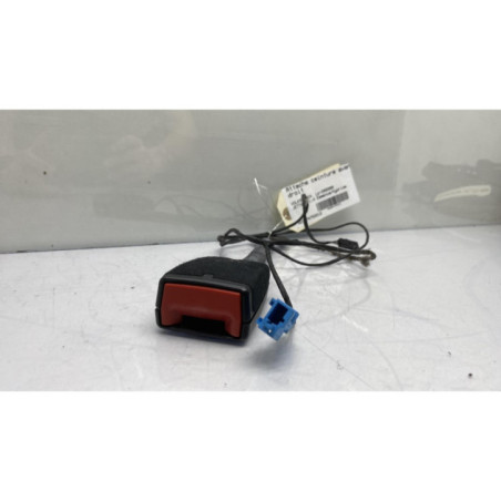 Attache ceinture avant droit VOLKSWAGEN JETTA 4