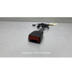 Attache ceinture avant gauche VOLKSWAGEN JETTA 4