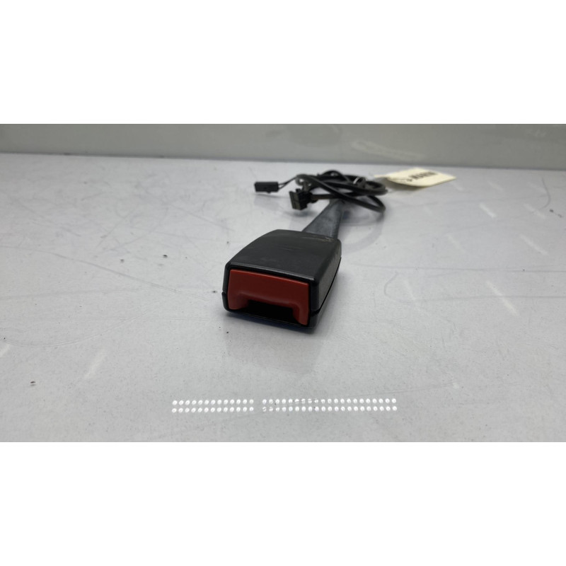 Attache ceinture avant gauche VOLKSWAGEN JETTA 4 Photo n°2