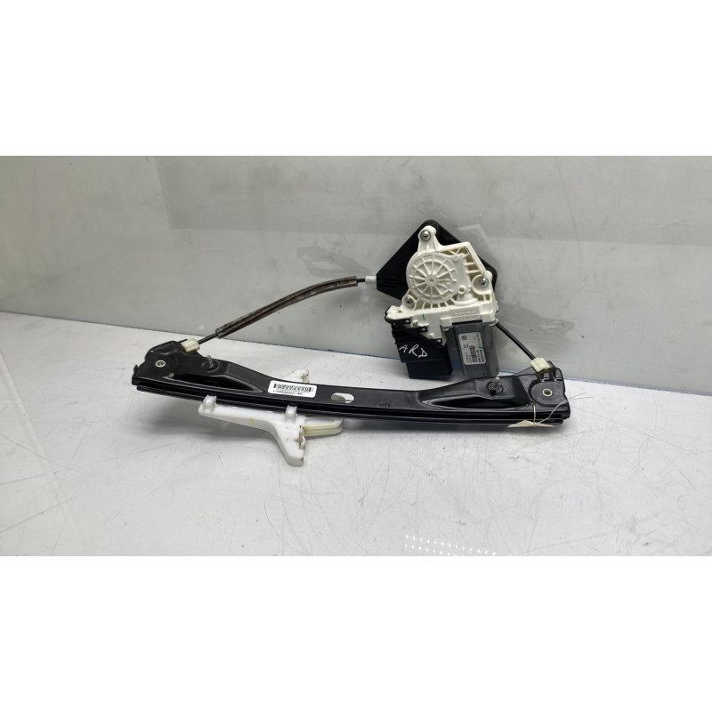 Leve vitre electrique arriere droit VOLKSWAGEN JETTA 4 Photo n°3