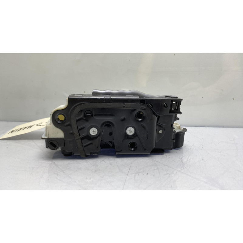 Serrure arriere droit VOLKSWAGEN JETTA 4 Photo n°1
