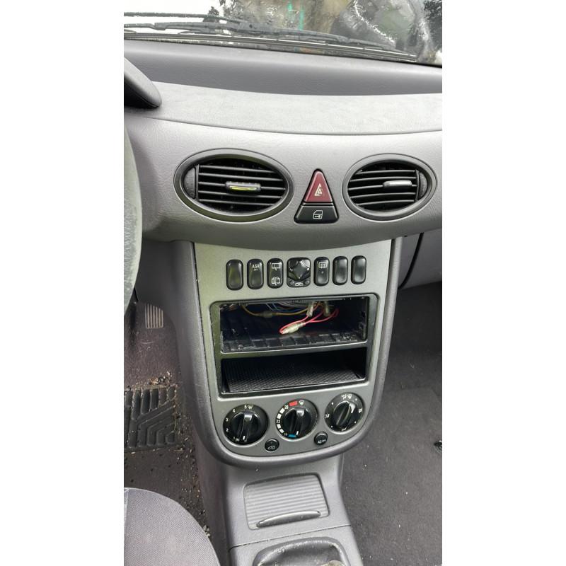Feu arriere principal droit (feux) MERCEDES CLASSE A 168 Photo n°6