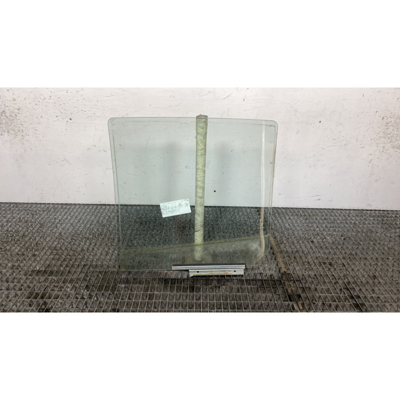 Vitre arriere droit OPEL AGILA B Photo n°5