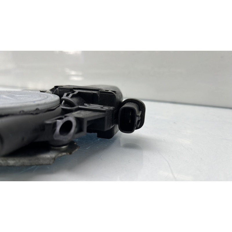 Leve vitre electrique avant gauche OPEL AGILA B Photo n°4