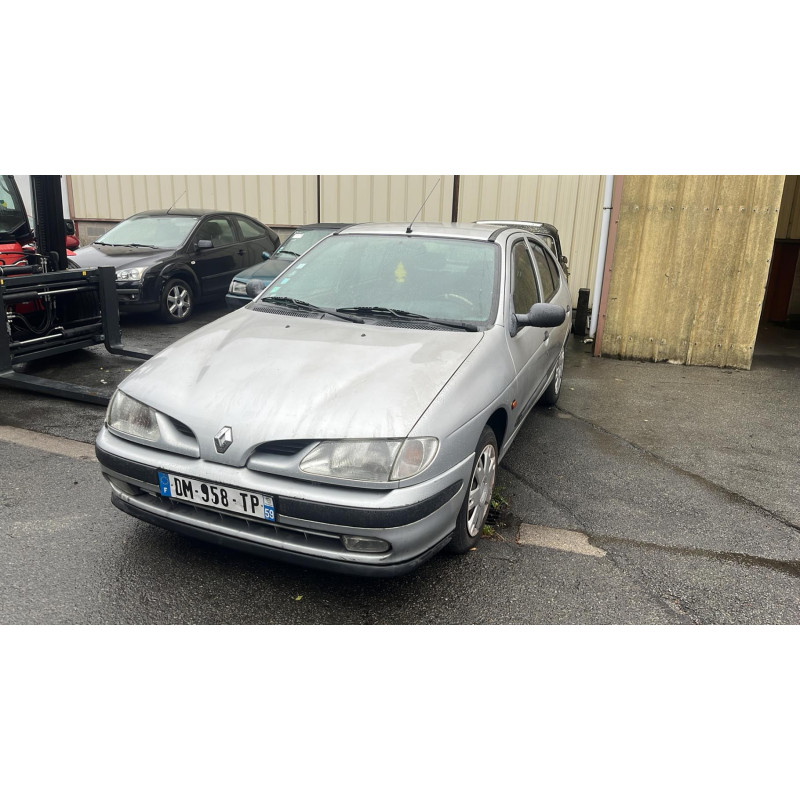 Poignee porte avant droit RENAULT MEGANE 1 Photo n°6