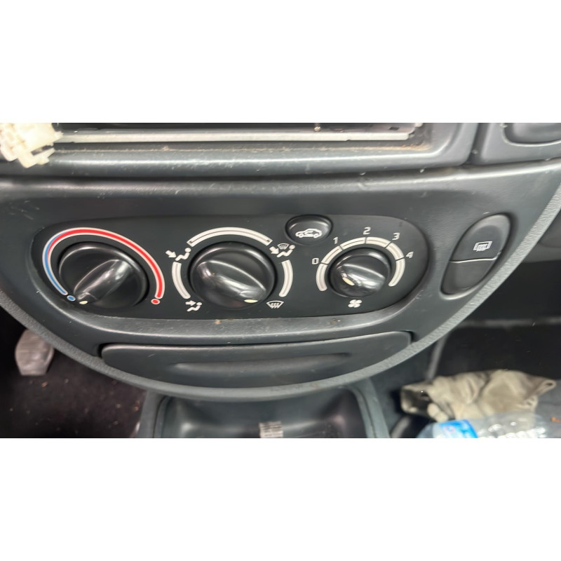 Poignee porte avant droit RENAULT MEGANE 1 Photo n°7