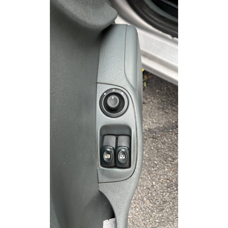 Poignee porte avant droit RENAULT MEGANE 1 Photo n°12