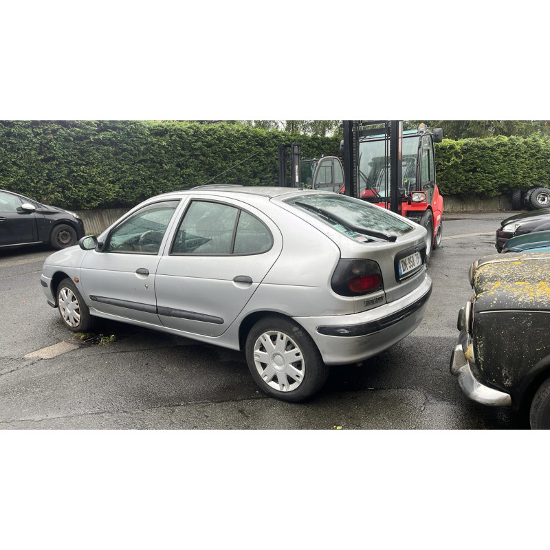 Poignee porte avant droit RENAULT MEGANE 1 Photo n°14