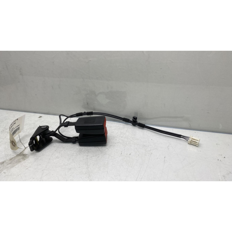 Attache ceinture arriere gauche CITROEN C5 2 Photo n°1