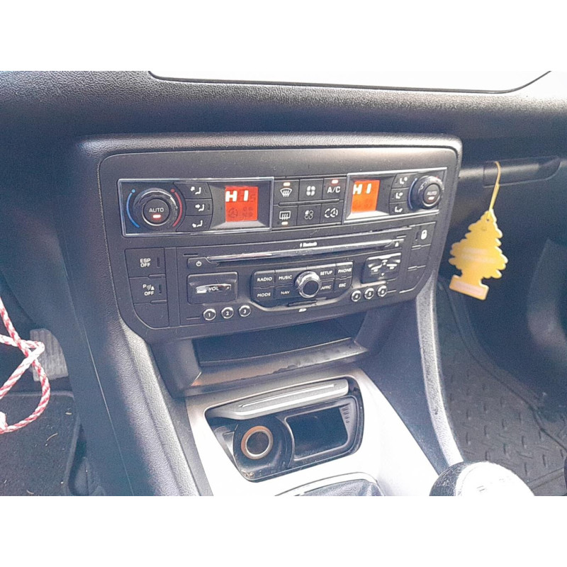 Attache ceinture arriere gauche CITROEN C5 2 Photo n°8