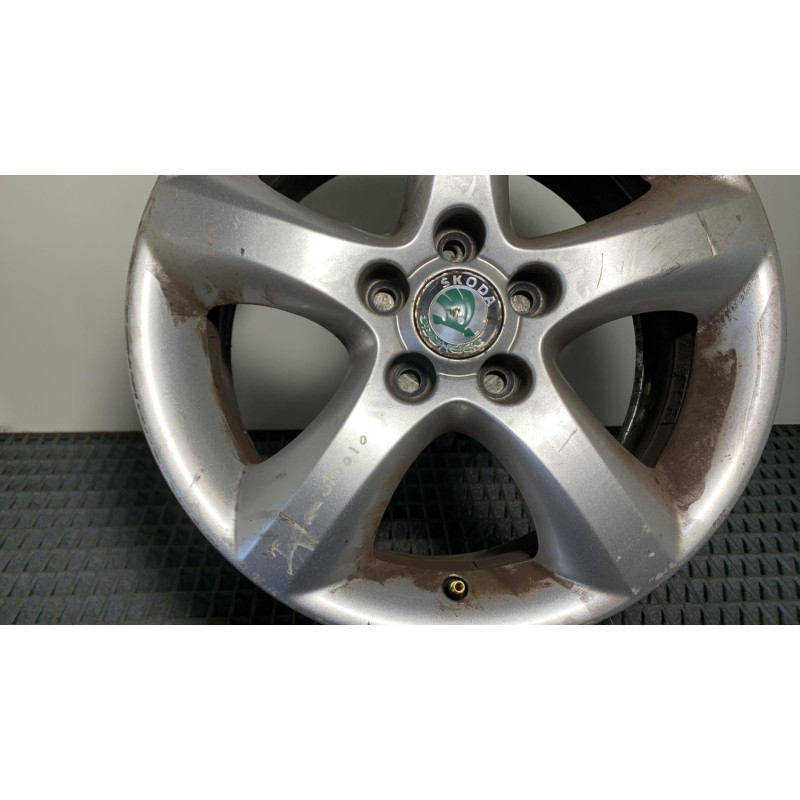 Jante SKODA ROOMSTER Photo n°3