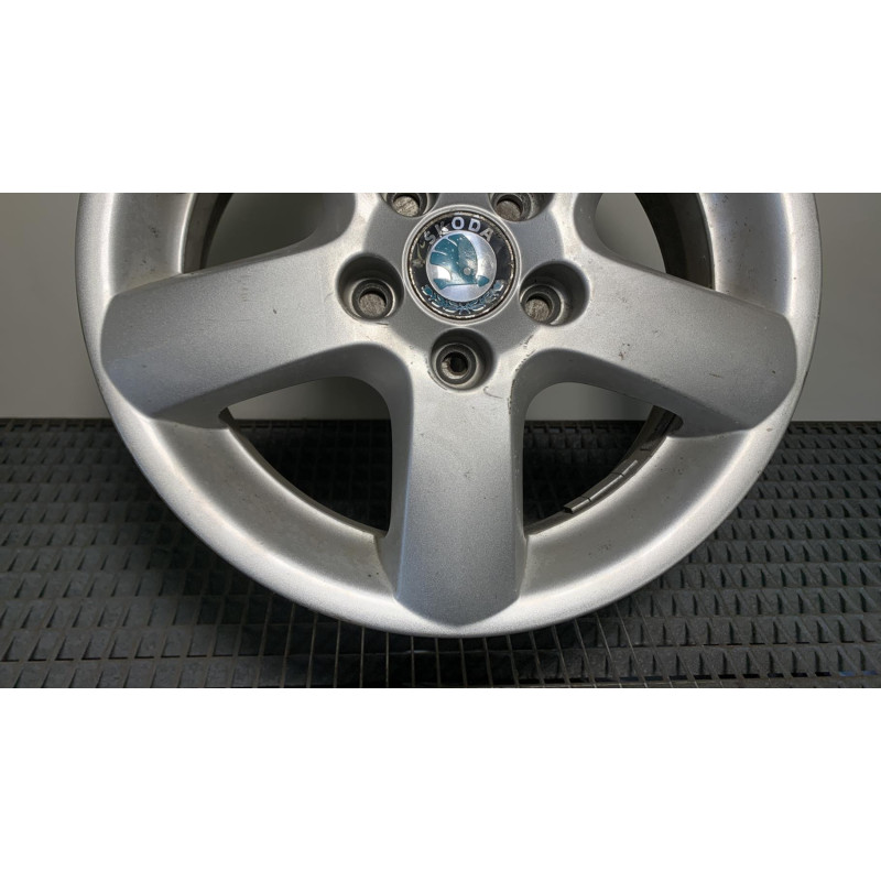 Jante SKODA ROOMSTER Photo n°2