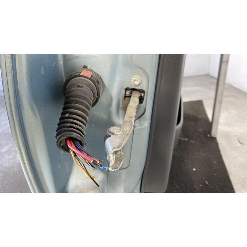 Porte avant droit OPEL CORSA C Photo n°6