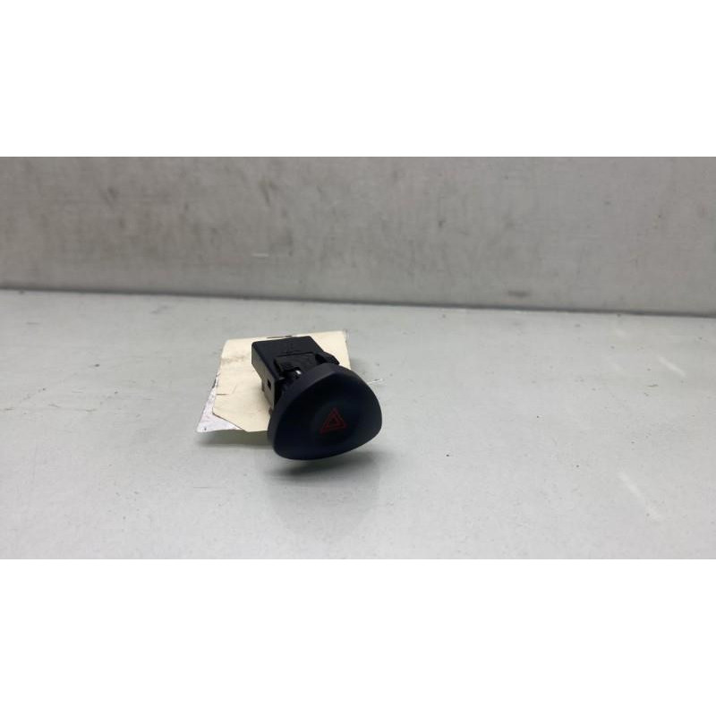 Bouton de warning RENAULT CLIO 2 Photo n°2