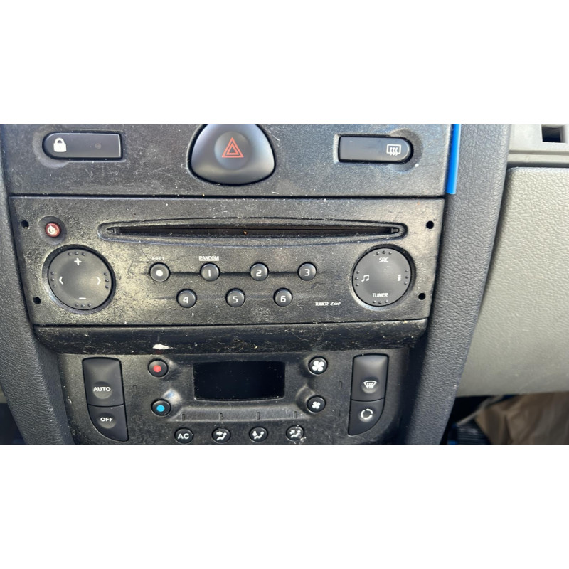 Bouton de warning RENAULT CLIO 2 Photo n°5