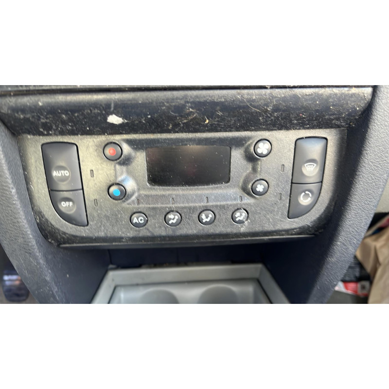 Bouton de warning RENAULT CLIO 2 Photo n°11