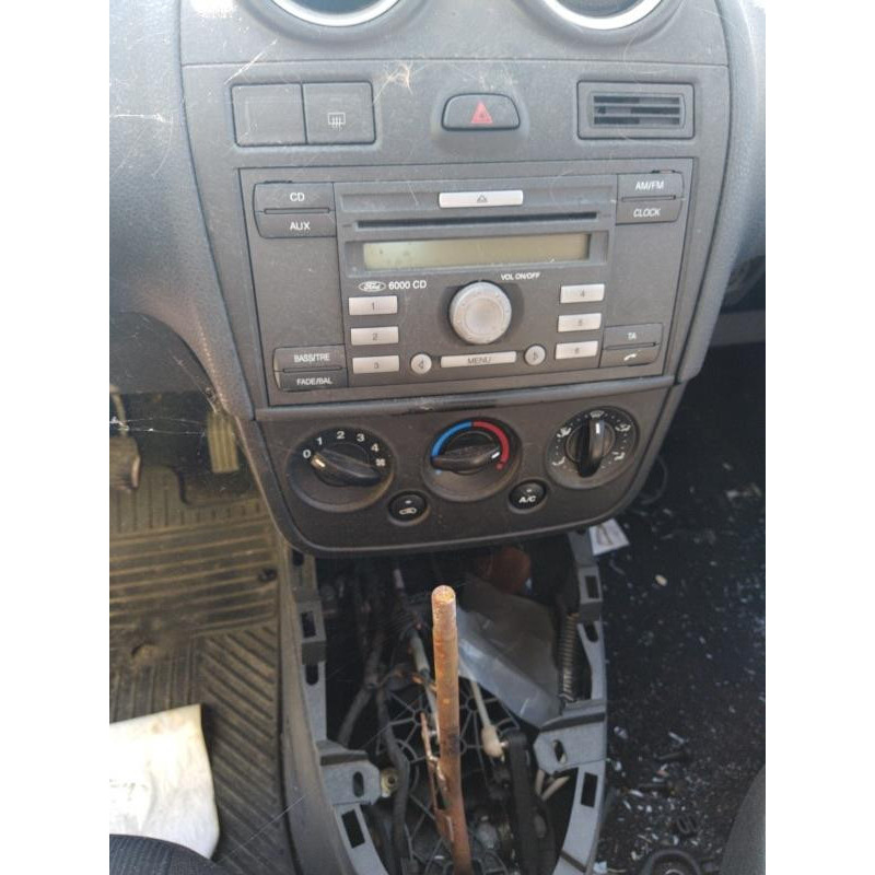 Serrure avant gauche FORD FIESTA 5 Photo n°9