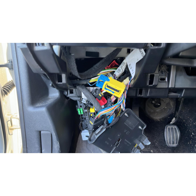 Poignee porte avant droit PEUGEOT 308 2 SW Photo n°7