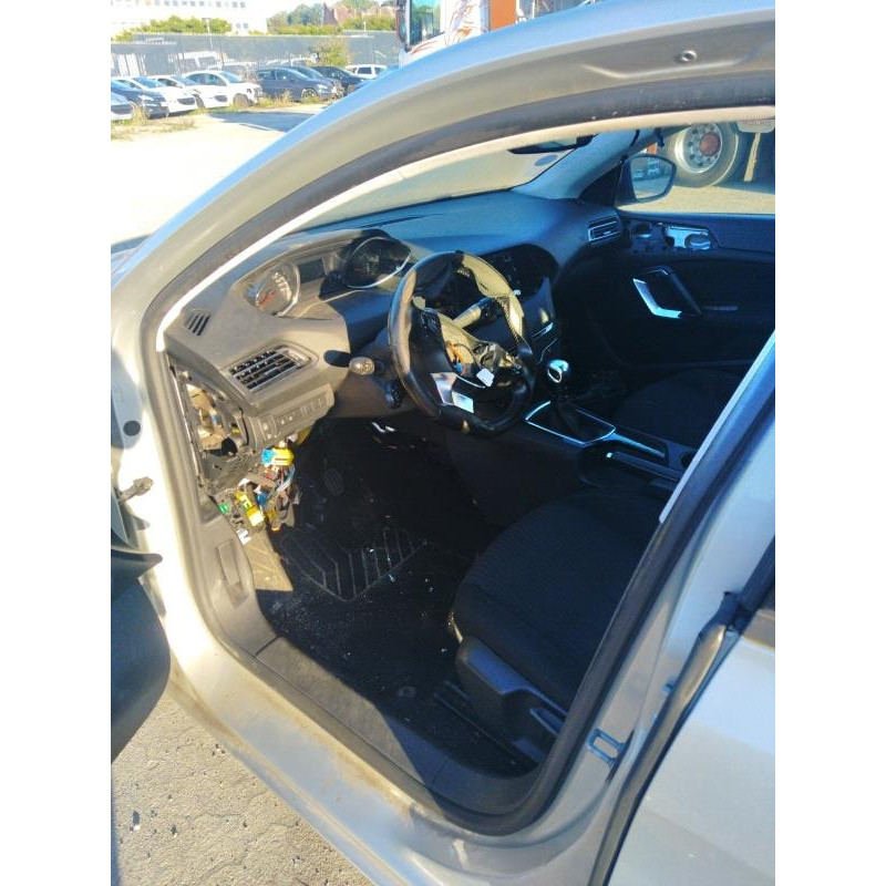 Poignee porte avant droit PEUGEOT 308 2 SW Photo n°11
