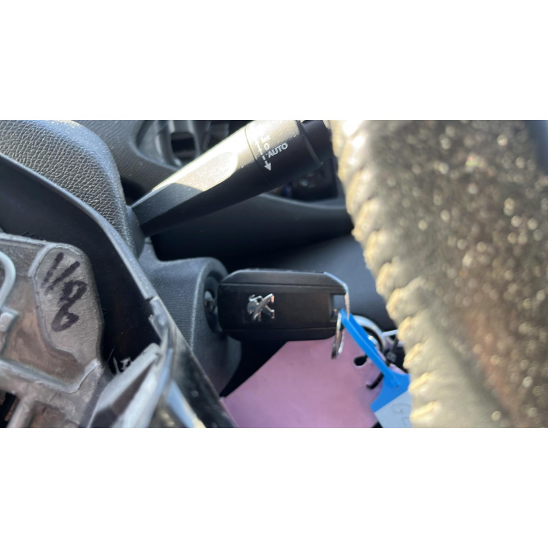 Poignee porte avant droit PEUGEOT 308 2 SW Photo n°17