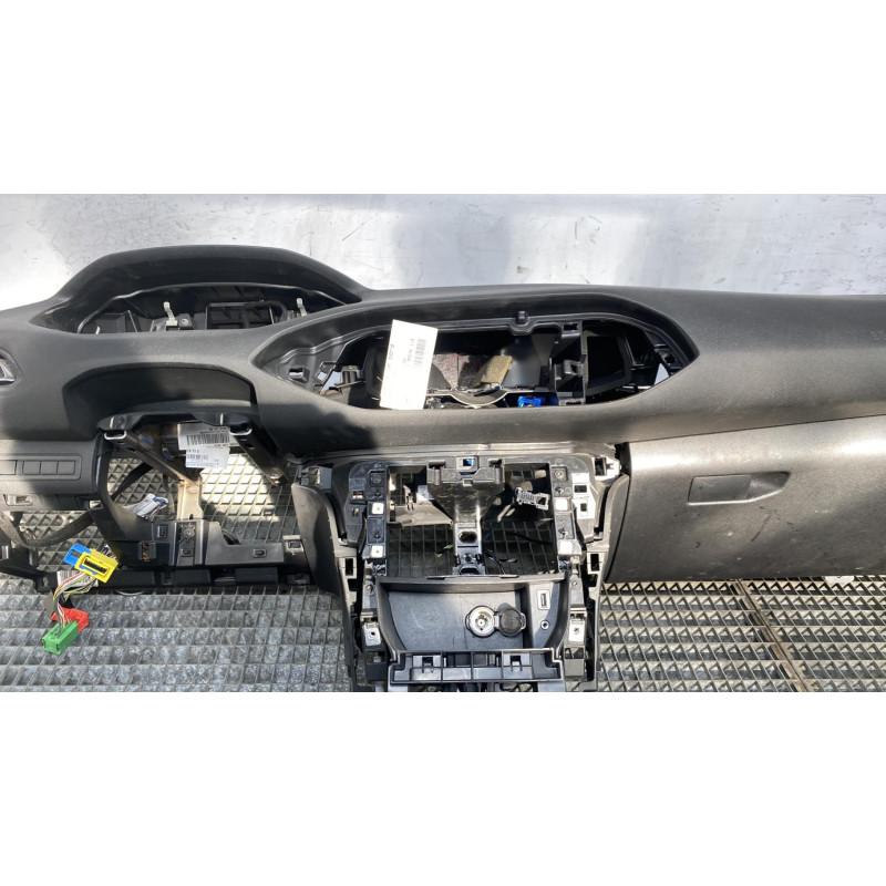 Planche de bord complete PEUGEOT 308 2 SW Photo n°1