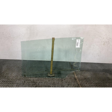 Vitre arriere droit PEUGEOT 5008 1