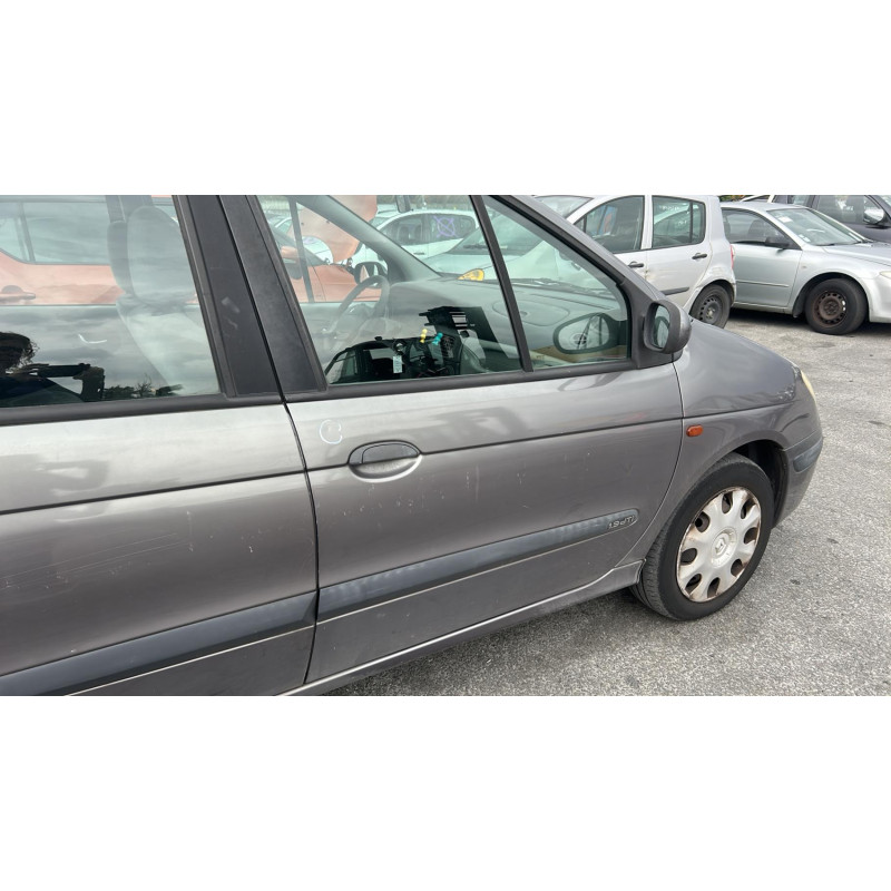 Poignee porte avant gauche RENAULT SCENIC 1 Photo n°16