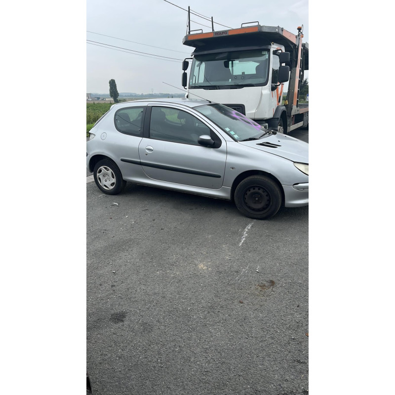 Pretensionneur de ceinture avant droit PEUGEOT 206 Photo n°8