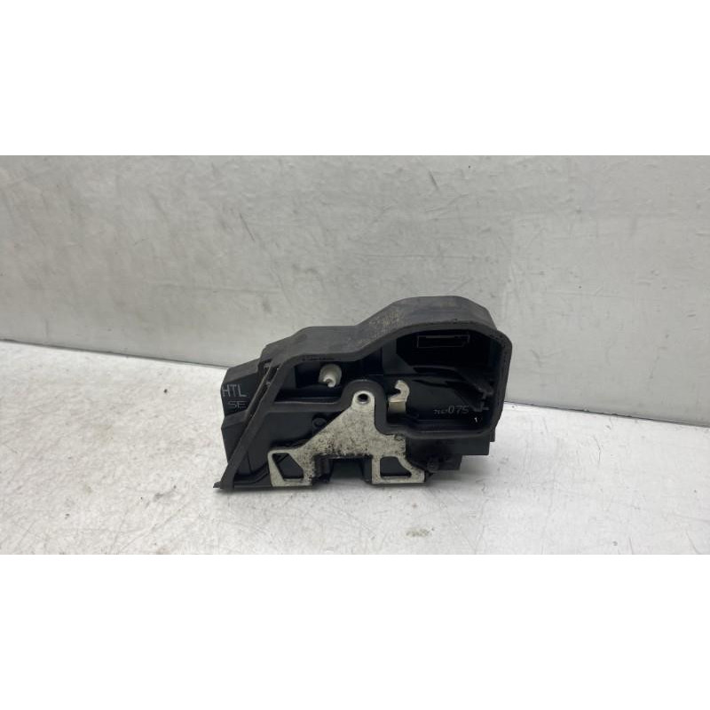 Serrure arriere gauche BMW SERIE 1 E87 Photo n°1