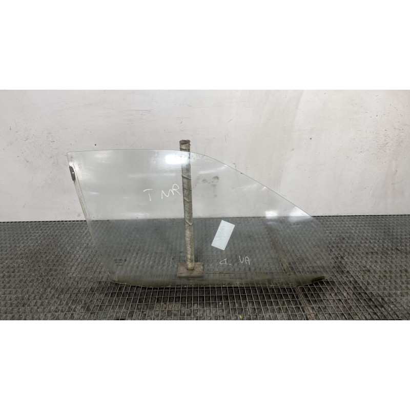Vitre arriere droit RENAULT CLIO 1 Photo n°2