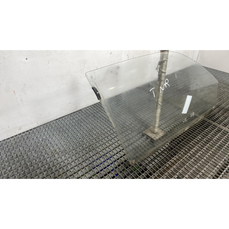 Vitre arriere droit RENAULT CLIO 1 Photo n°7