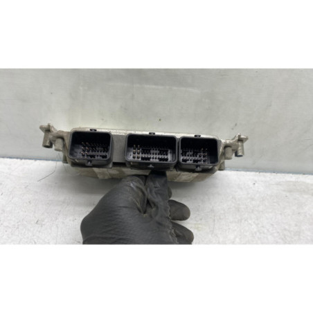 Calculateur moteur PEUGEOT 307