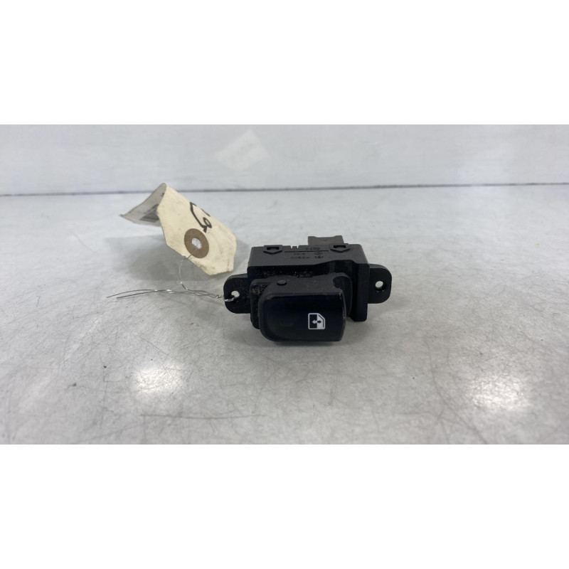 Interrupteur de leve vitre avant droit HYUNDAI I 20 1 Photo n°1