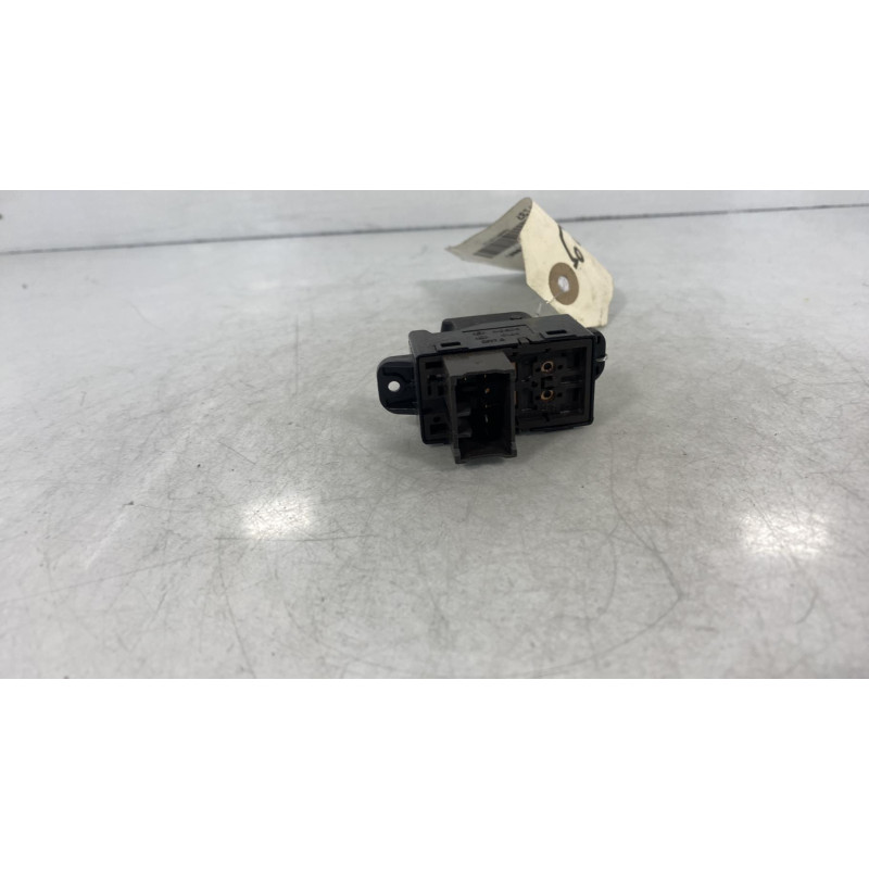 Interrupteur de leve vitre avant droit HYUNDAI I 20 1 Photo n°2