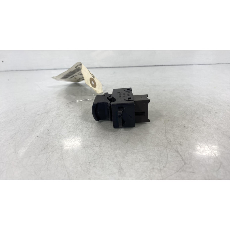 Interrupteur de leve vitre avant droit HYUNDAI I 20 1 Photo n°3