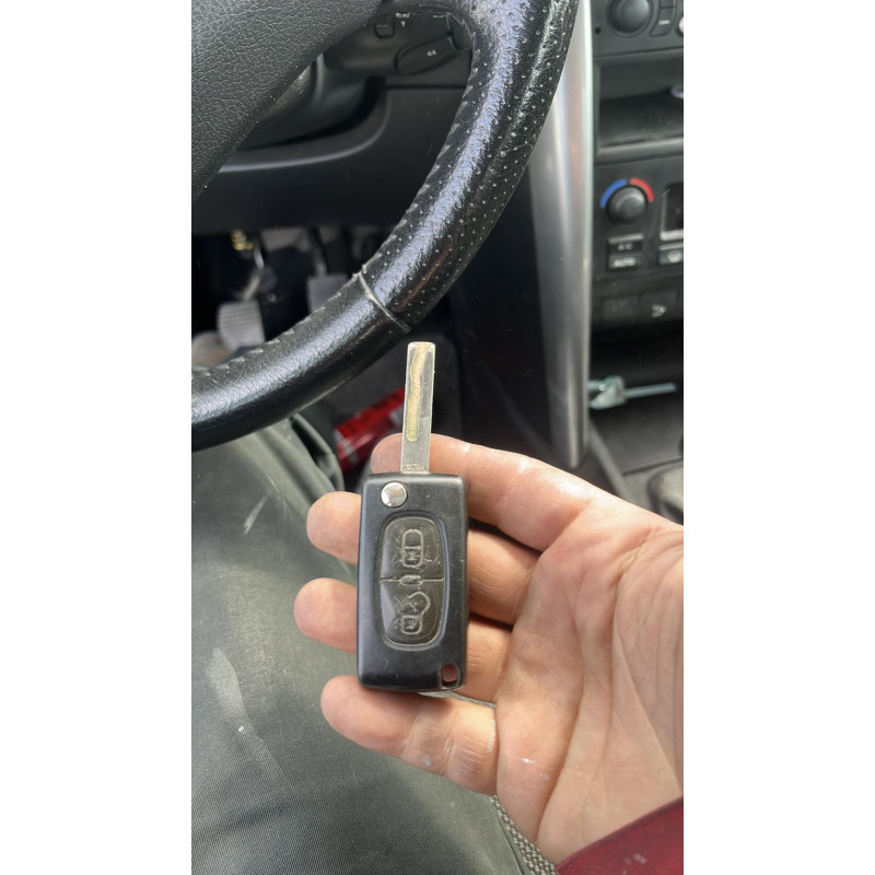 Pretensionneur de ceinture avant droit PEUGEOT 207 Photo n°8