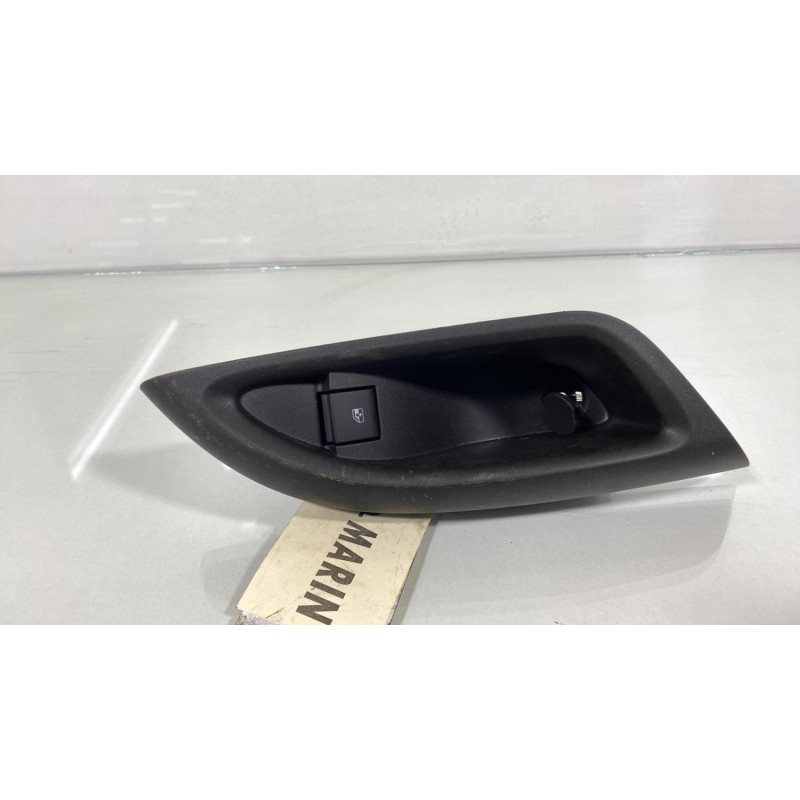 Interrupteur de leve vitre arriere droit OPEL ASTRA K Photo n°3