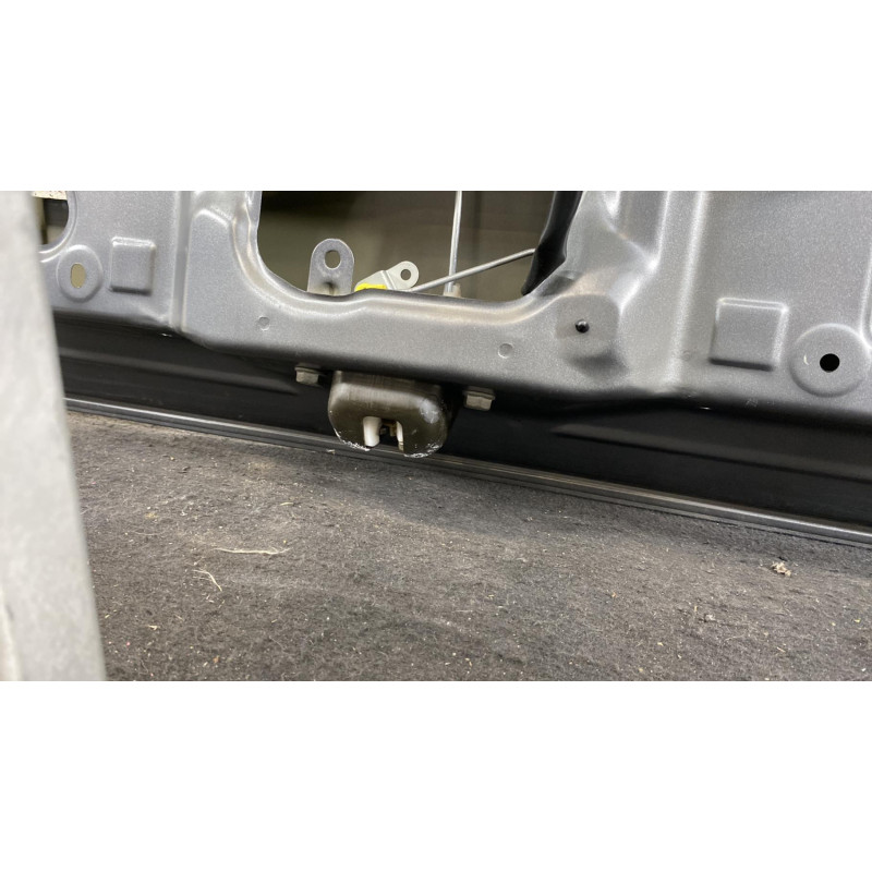 Malle/Hayon arriere NISSAN ALMERA 2 Photo n°3